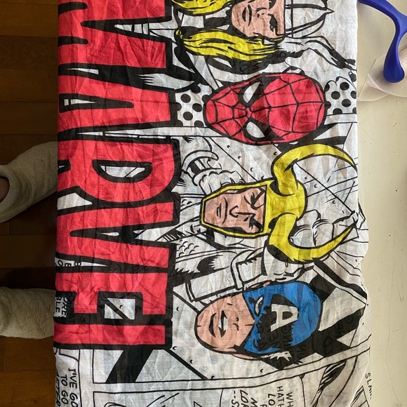 Marvel comic infinity scarf - Picture 5 of 7